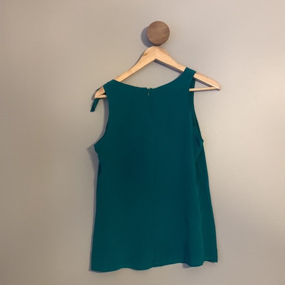 Green silk sleeveless blouse - Picture 4 of 4